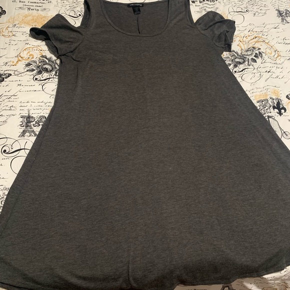 Dresses & Skirts - Grey Cold shoulder dress